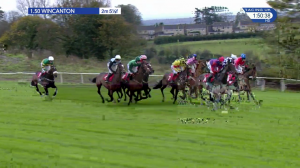 Video preview image for Wincanton 13:50 - Z Hotels Mares' Handicap Hurdle (2)
