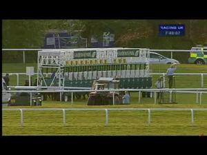 Video preview image for Sandown Park 19:35 - lovereading.co.uk Handicap