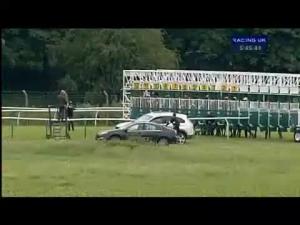 Video preview image for Nottingham 17:45 - Dg Taxis Getting You Home Safely Handicap