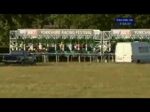 Video preview image for Beverley 19:30 - Sky Bet Supporting The Yorkshire Racing Summer Festival Handicap