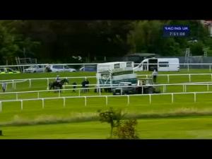 Video preview image for Sandown Park 19:50 - Slug and Lettuce 2-4-1 Cocktails Handicap