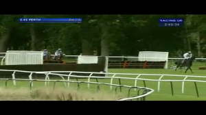 Video preview image for Perth 14:45 - Crabbie's Alcoholic Ginger Beer Claiming Hurdle