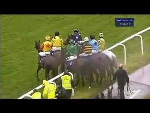 Video preview image for Exeter 14:50 - Ilfracombe Food Service Novices' Handicap Hurdle