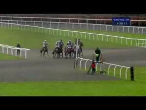Video preview image for Kempton Park 13:30 - William Hill - New Ipad App Mares' Handicap Hurdle