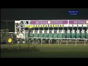 Video preview image for Kempton Park 17:10 - Back and Lay At betdaq.com Handicap