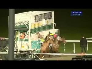 Video preview image for Kempton Park 18:30 - BetVictor Non Runner Aintree Free Bet Handicap