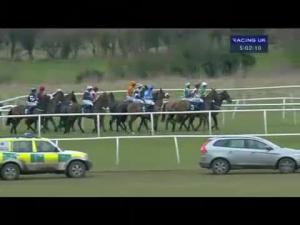Video preview image for Huntingdon 17:00 - rewards4racing.com Handicap Hurdle