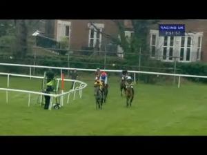 Video preview image for Sandown Park 14:50 - Charles Stanley Handicap Chase
