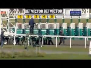 Video preview image for Kempton Park 14:30 - BetVictor Casino On Your Mobile Maiden Stakes