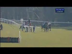 Video preview image for Exeter 15:40 - Watch Racing UK On Sky 432 Novices' Chase