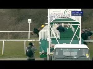 Video preview image for Pontefract 17:15 - Racing On Monday 22nd April Handicap