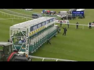 Video preview image for Chester 13:45 - Crabbie's Alcoholic Ginger Beer Handicap