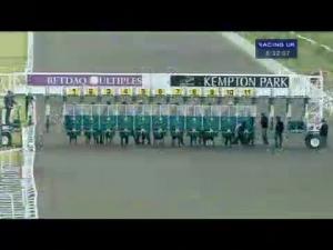 Video preview image for Kempton Park 20:30 - New Customers Commission Free 1st Month Handicap