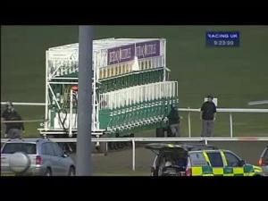 Video preview image for Kempton Park 21:20 - Conor Maynard Live At Kempton 14.09.13 Handicap