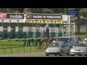 Video preview image for Redcar 15:40 - Download The Free Racing UK App Claiming Stakes