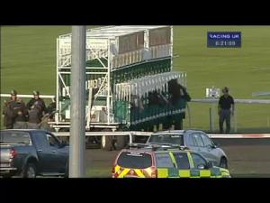 Video preview image for Kempton Park 18:20 - Midland Facilities Apprentice Handicap