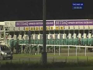 Video preview image for Kempton Park 20:15 - Betdaq 1st UK Race Commission Free Fillies' Handicap