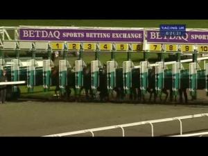 Video preview image for Kempton Park 18:20 - Betdaq 1st UK Race Commission Free Handicap (London Middle Distance Series Qualifier)