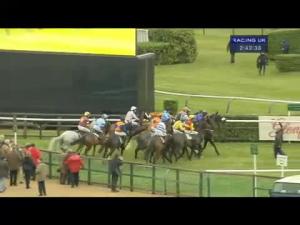 Video preview image for Cheltenham 14:40 - Glenfarclas Cross Country Handicap Chase