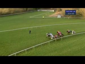 Video preview image for Warwick 15:20 - 32redbingo.com Handicap Chase