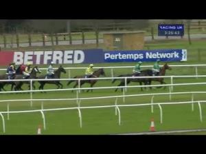 Video preview image for Huntingdon 15:25 - 32Red Casino Handicap Chase