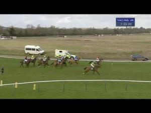 Video preview image for Warwick 13:35 - starsportsbet.co.uk Handicap Hurdle