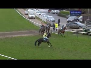 Video preview image for Warwick 16:25 - starsportsbet.co.uk Novices' Chase