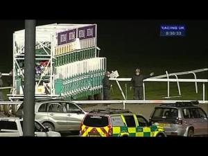 Video preview image for Kempton Park 20:30 - Mix Business With Pleasure Handicap