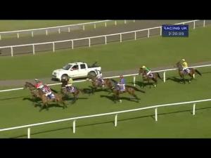 Video preview image for Kempton Park 14:20 - Betdaq The Sports Betting Exchange Novices' Limited Handicap Chase