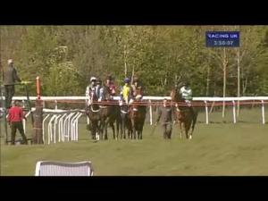 Video preview image for Kempton Park 15:50 - Klober Roofing Accessories Novices' Hurdle