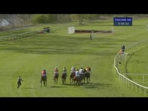 Video preview image for Perth 16:55 - Landrover Experience At Perth Racecourse Hunters' Chase (For The Perth Hunt Balnakeily Cup)