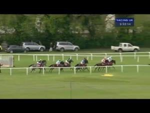 Video preview image for Sandown Park 17:30 - Bet365 Handicap Hurdle