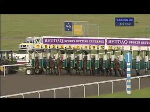 Video preview image for Kempton Park 20:50 - Cash Out On The Betdaq App Handicap (London Middle Distance Series Qualifier)