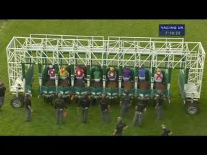 Video preview image for Hamilton Park 19:10 - John Smith's Extra Smooth Handicap