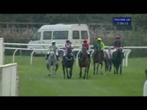 Video preview image for Perth 19:30 - Crabbie's Alcoholic Ginger Beer Amateur Riders' Handicap Hurdle