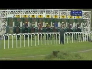 Video preview image for Pontefract 17:10 - Buy Your 2015 Annual Badge Today Maiden Stakes