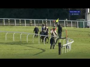 Video preview image for Kempton Park 15:10 - Sky Bet Dovecote Novices' Hurdle (Grade 2)