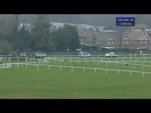 Video preview image for Sandown Park 15:05 - Royal Artillery Gold Cup (Amateur Riders' Chase)