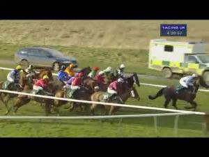Video preview image for Warwick 16:20 - Whites - Free Skips For Metal Handicap Chase