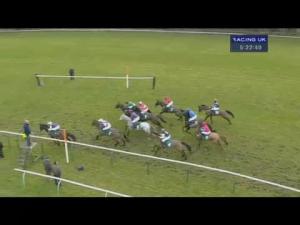 Video preview image for Warwick 17:20 - Whites - Best Buyers For Copper & Brass Open Hunters' Chase (For The Air Wedding Challenge Trophy)