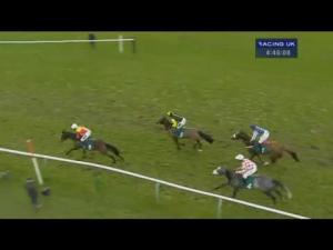 Video preview image for Warwick 16:45 - Executive Hire Show Handicap Chase (For The Stephen Allday Perpetual Plate)