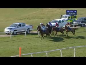 Video preview image for Wincanton 14:20 - Join rewards4racing.com Handicap Chase