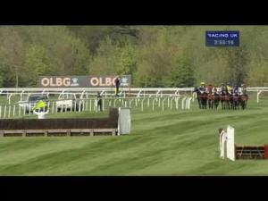 Video preview image for Kempton Park 14:55 - betdaq.com Free Football On Saturday's Novices' Handicap Chase