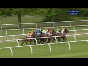 Video preview image for Kempton Park 15:45 - Betdaq Commission Free Football On Saturdays Handicap Hurdle