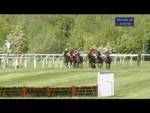 Video preview image for Kempton Park 15:05 - Bet With Your Racing UK App Handicap Chase