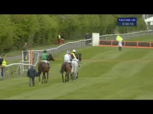 Video preview image for Perth 14:30 - Pentland Land Rover Novices' Hurdle