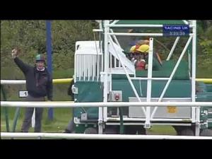 Video preview image for Ayr 15:25 - Famous Grouse Handicap (Div 1)