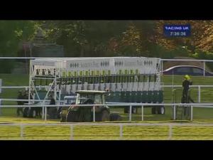 Video preview image for Sandown Park 19:35 - Apollobet Home Of Cash Back Specials Handicap