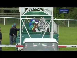 Video preview image for Goodwood 15:25 - Goodwood Aero Club Fillies' Handicap
