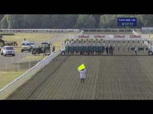 Video preview image for Kempton Park 18:15 - Irish Night 08.07.15 Apprentice Handicap